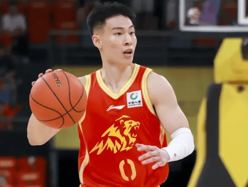 九游体育下载-林秉圣统治攻守，谁注意王博？下场后亲自递水，早该这样了！